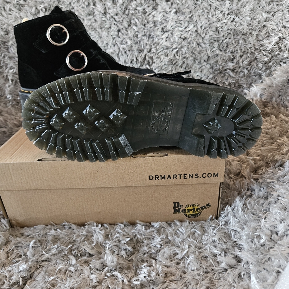 Woman's Boots Dr. Martens Vegan Devon Velvet Platform Boots - Picture 6 of 16